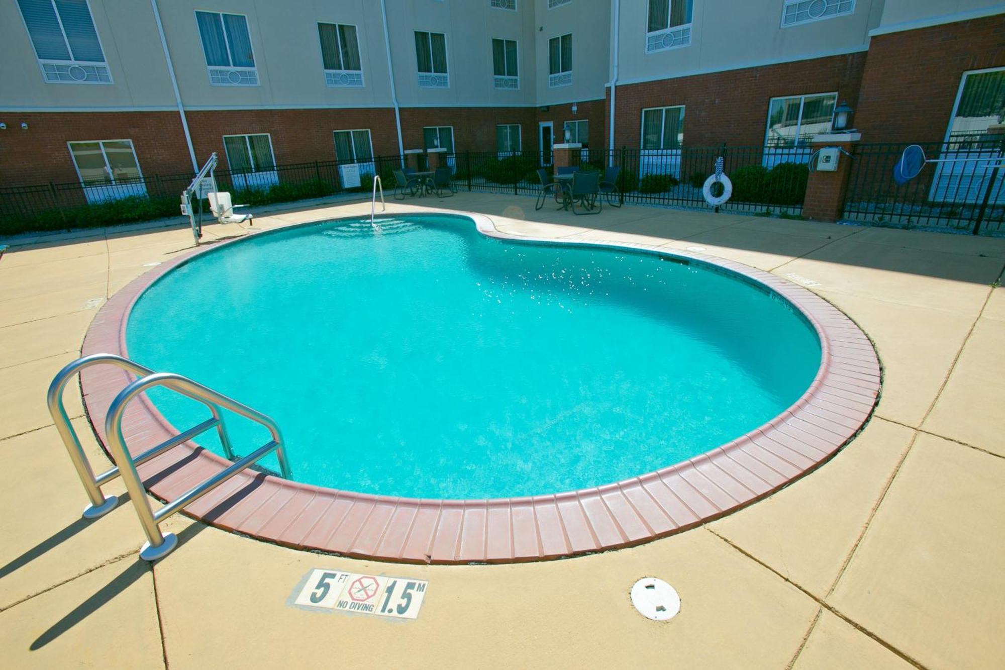 Holiday Inn Express & Suites Brookhaven By Ihg Extérieur photo